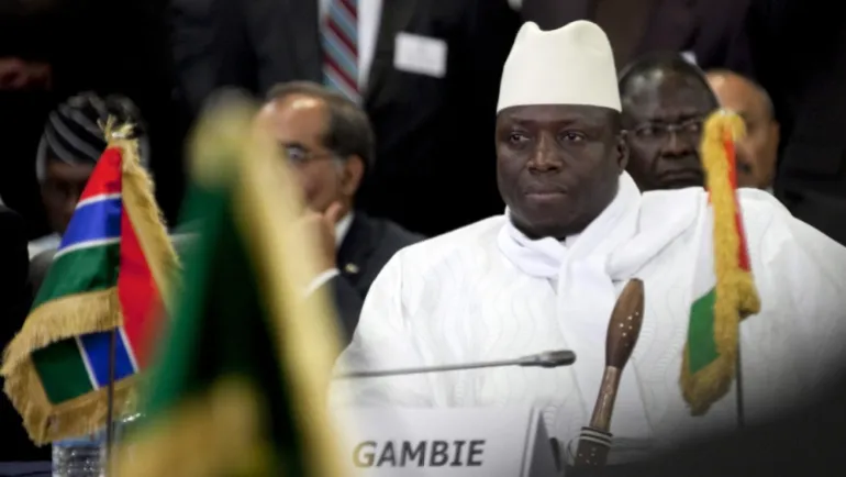 Gambië se president Yahya Jammeh woon 'n buitengewone vergadering van die Ekonomiese Gemeenskap van Wes-Afrikaanse State (Ecowas) in Senegal se hoofstad Dakar by