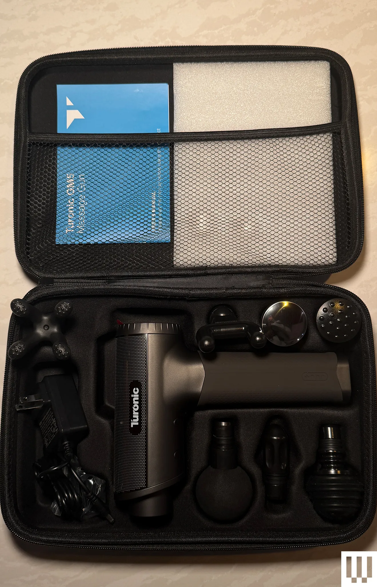 छवि में इलेक्ट्रॉनिक कैमरा और वीडियो कैमरा हो सकता है