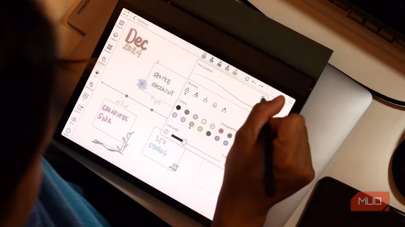 ओनिक्स बूक्स नोट एयर4 सी पर रचनात्मक कार्य करें।