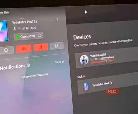 Phone Link is open on a Windows 11 laptop