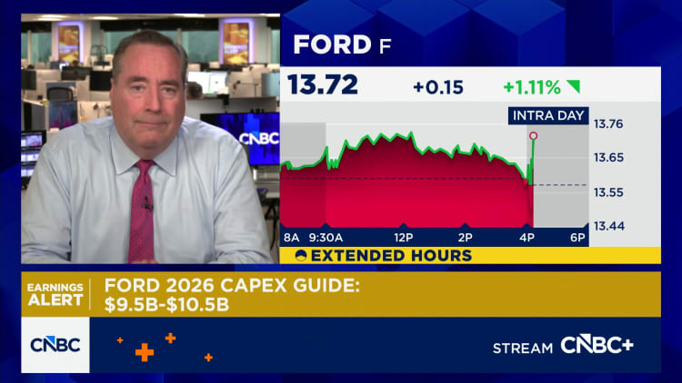 फोर्ड ने चार साल में सबसे खराब कमाई की रिपोर्ट दी है