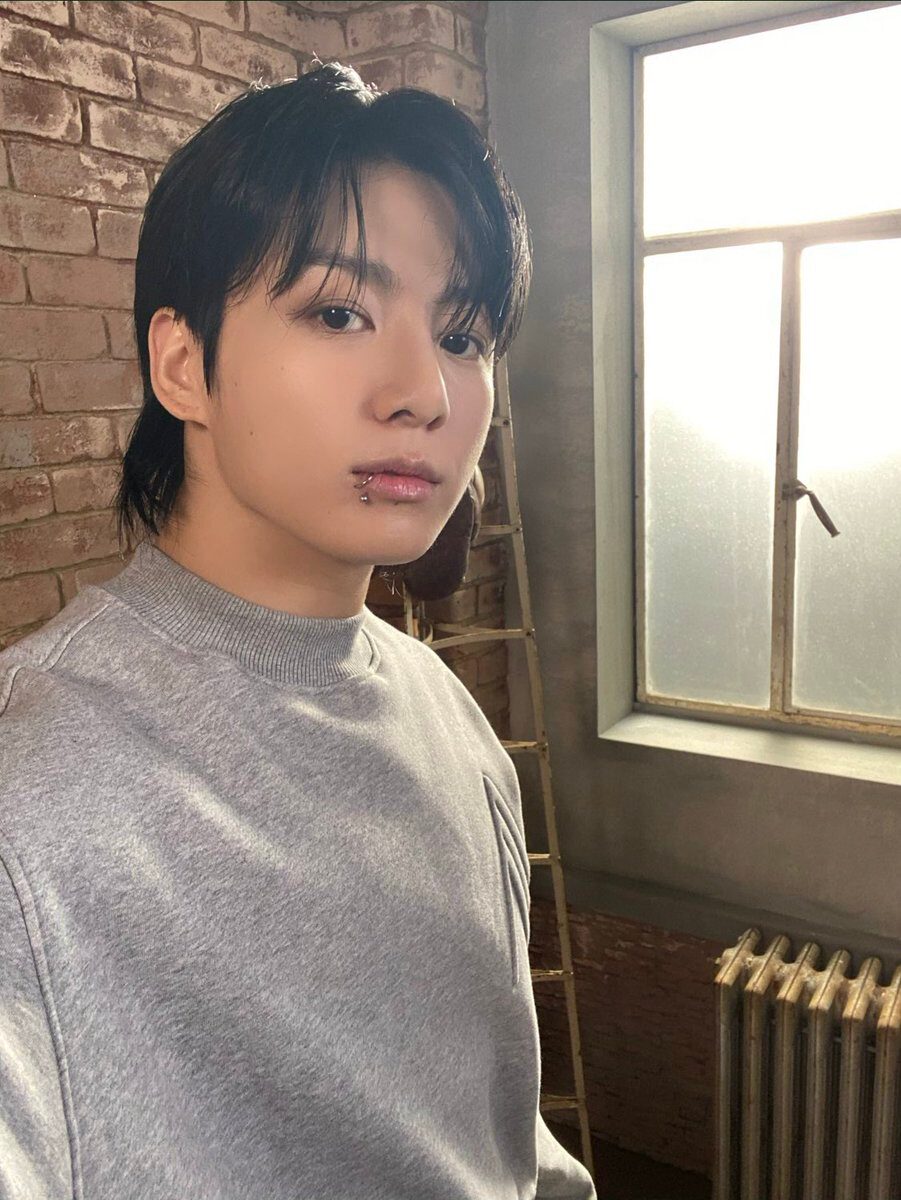 jungkook selfie