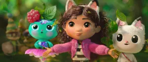 GABBY'S DOLLHOUSE: THE MOVIE, from left: MerCat (voice: Secunda Wood), Gabby (voice: Laila Lockhart Kraner), Pandy Paws (voice: Logan Bailey), 2025. © DreamWorks / © Universal Pictures / courtesy Everett Collection